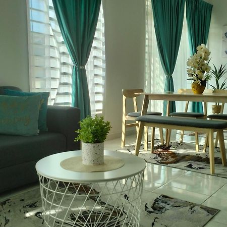 D'Sara Homestay Fully Furnished 3 Bedrooms All Aircond 2 Miles Centre Chukai Extérieur photo