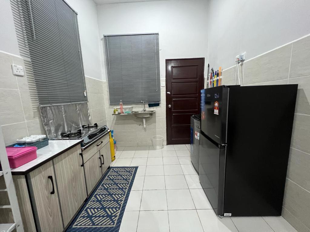 D'Sara Homestay Fully Furnished 3 Bedrooms All Aircond 2 Miles Centre Chukai Extérieur photo