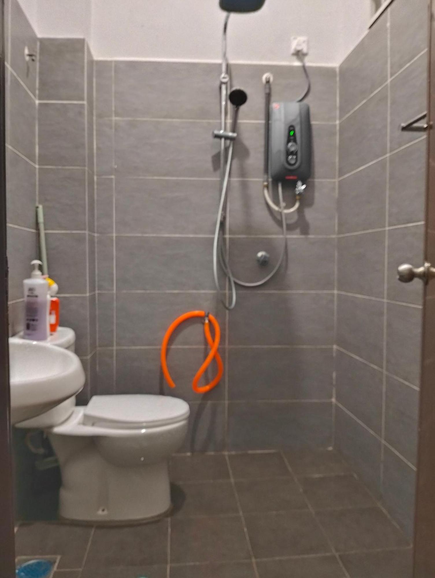 D'Sara Homestay Fully Furnished 3 Bedrooms All Aircond 2 Miles Centre Chukai Extérieur photo